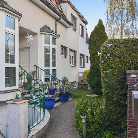 2 Bedroom Lovely Home In Berlino Esterno foto