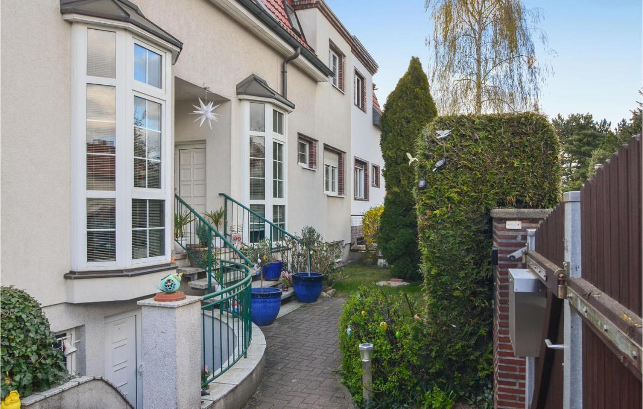 2 Bedroom Lovely Home In Berlino Esterno foto